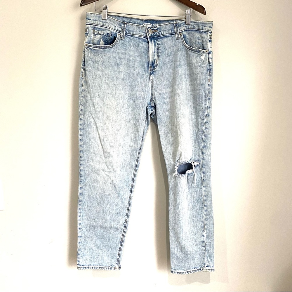 OLD NAVY Womens 14 Blue Light Wash Distressed Mid Rise Boyfriend Jeans OO4